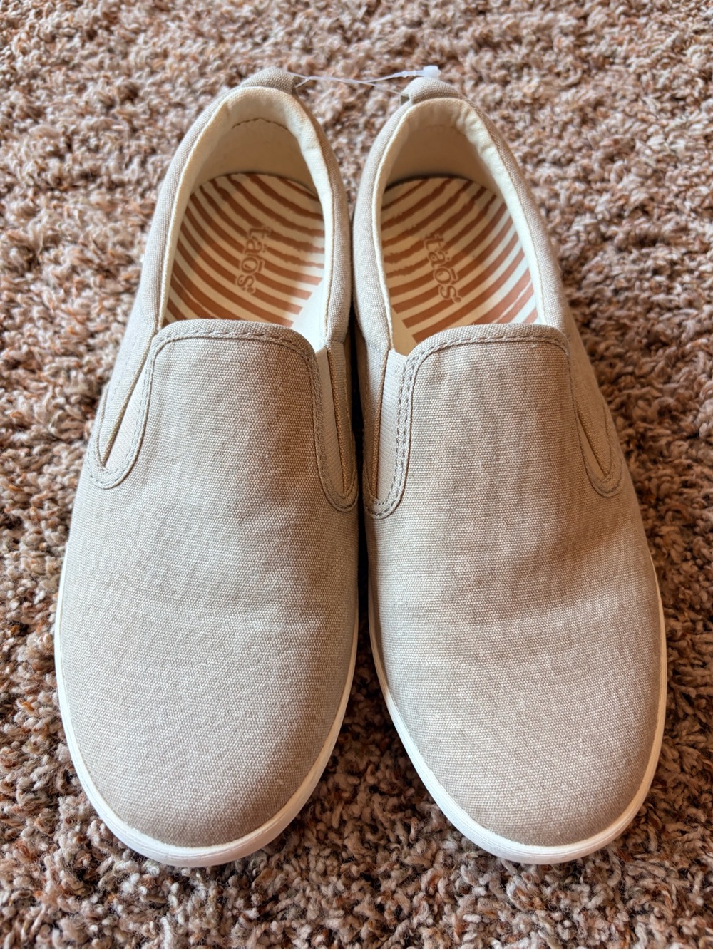 Taos Footwear Dandy Neutral Beige Canvas Slip-On sneakers